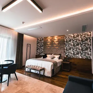 Hotel The Village Boutique&spa
