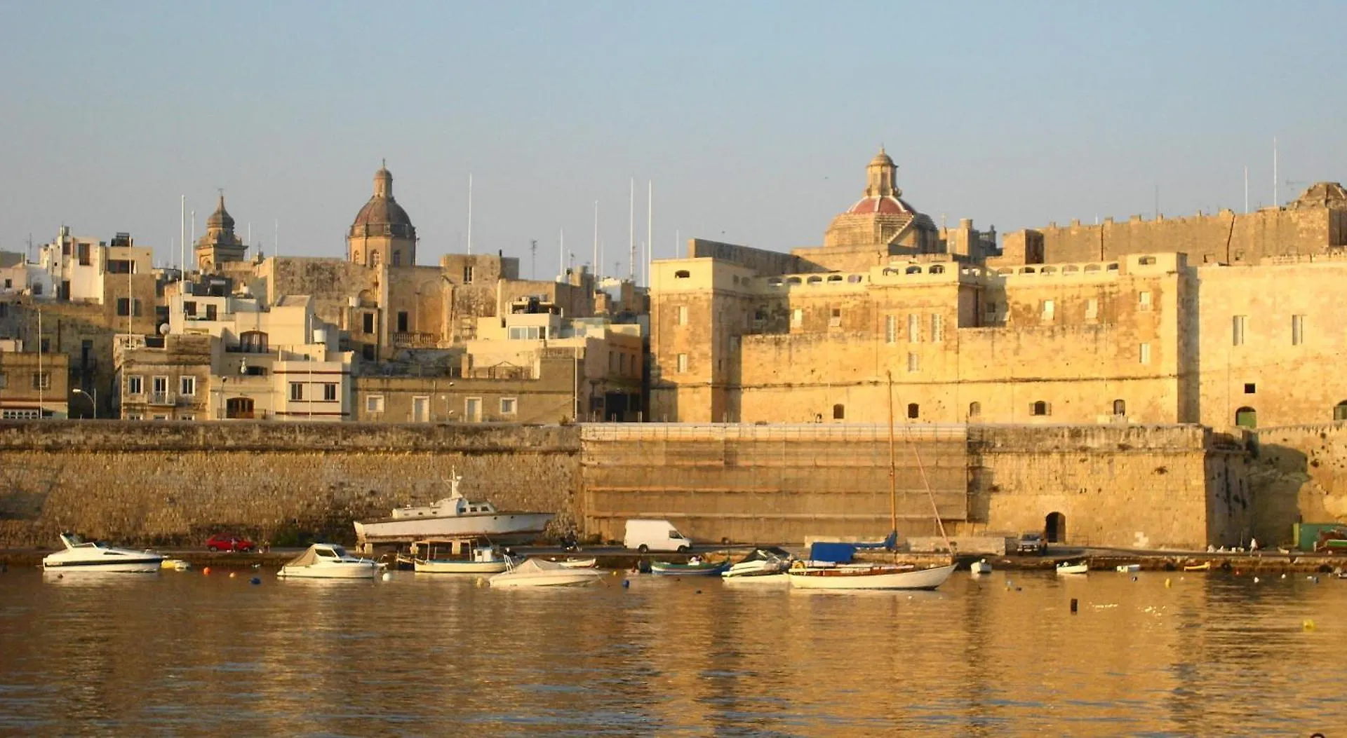 波尔图德里奥别墅酒店 Kalkara 4*,